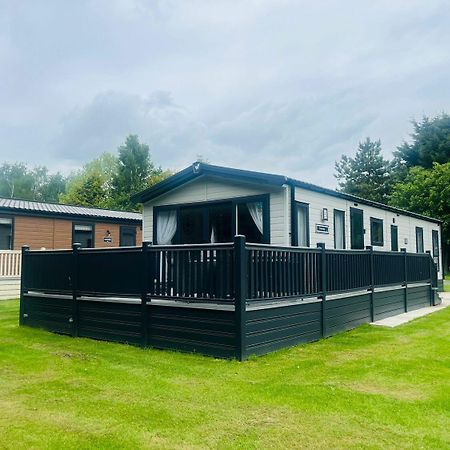 Country Cabin With Hot Tub York Exteriér fotografie