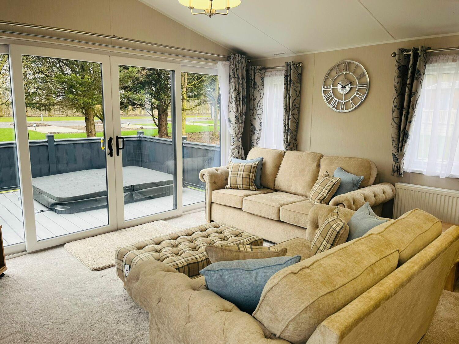 Country Cabin With Hot Tub York Exteriér fotografie