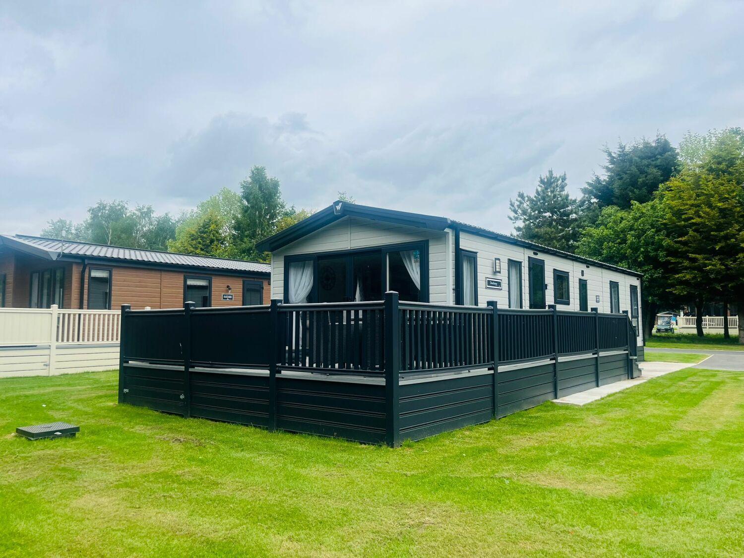 Country Cabin With Hot Tub York Exteriér fotografie