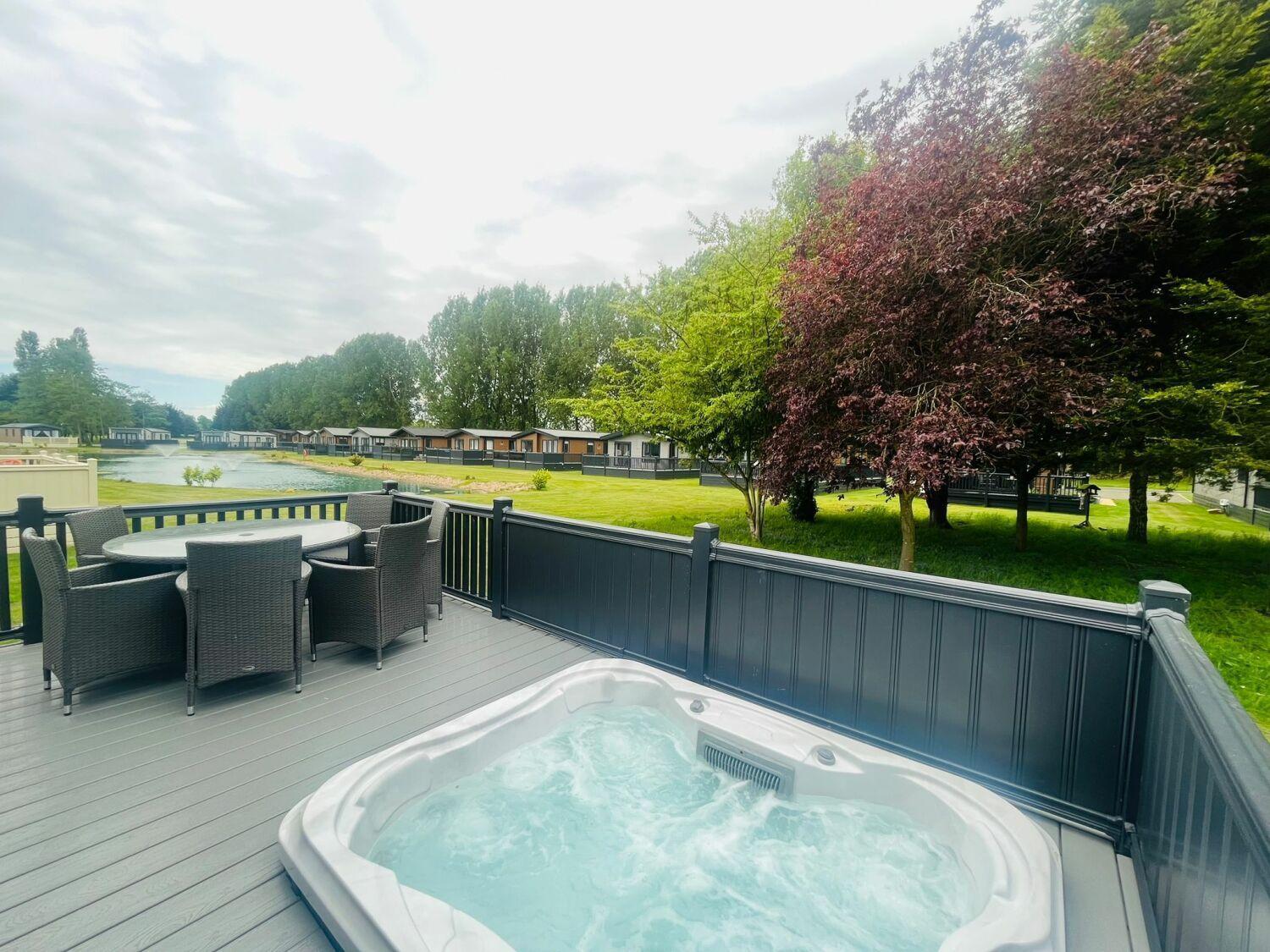 Country Cabin With Hot Tub York Exteriér fotografie